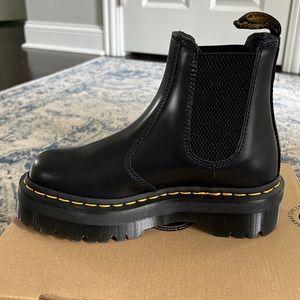 Dr. Martens 2976 Black Smooth Leather Chelsea Boot